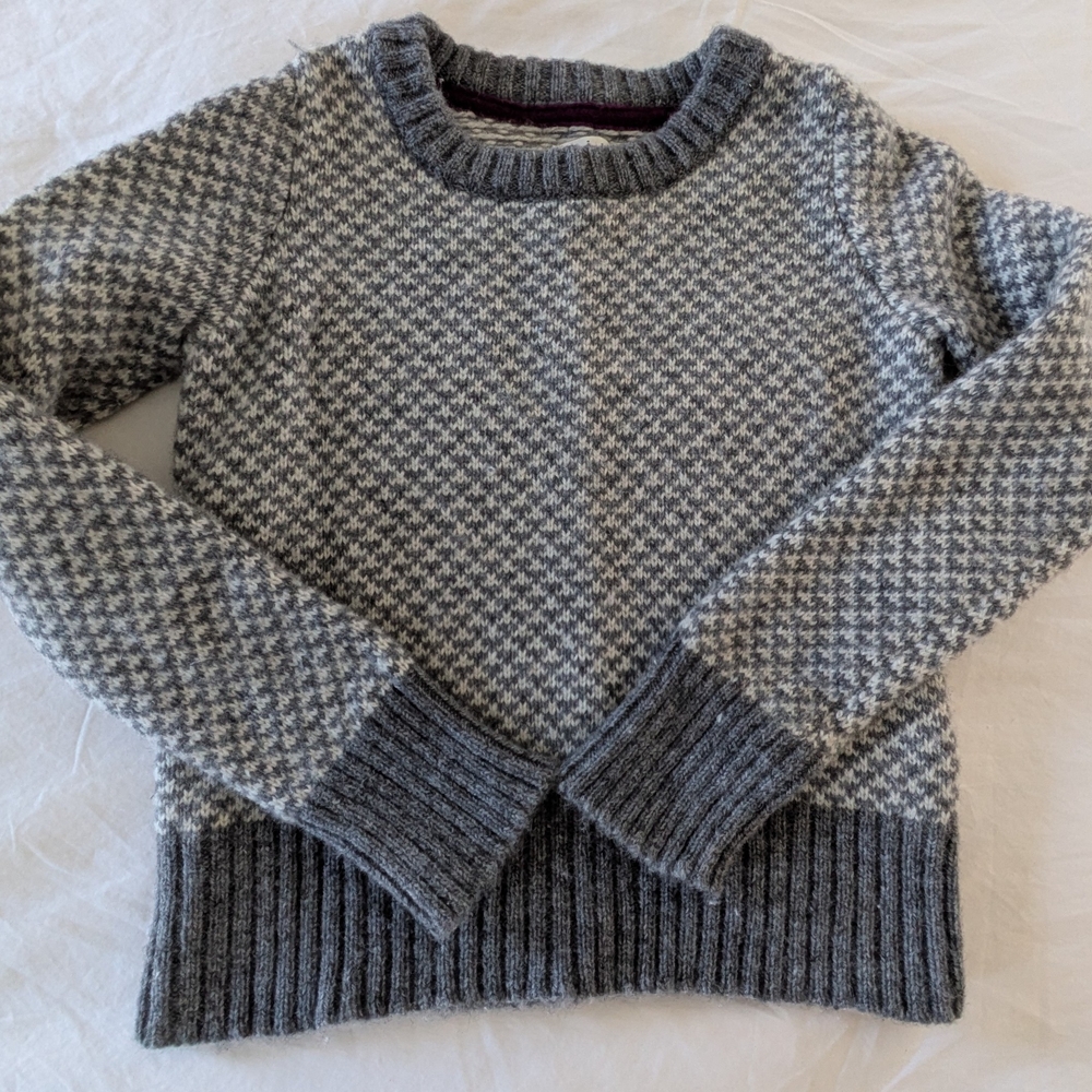 Cozy Gray Houndstooth Sweater